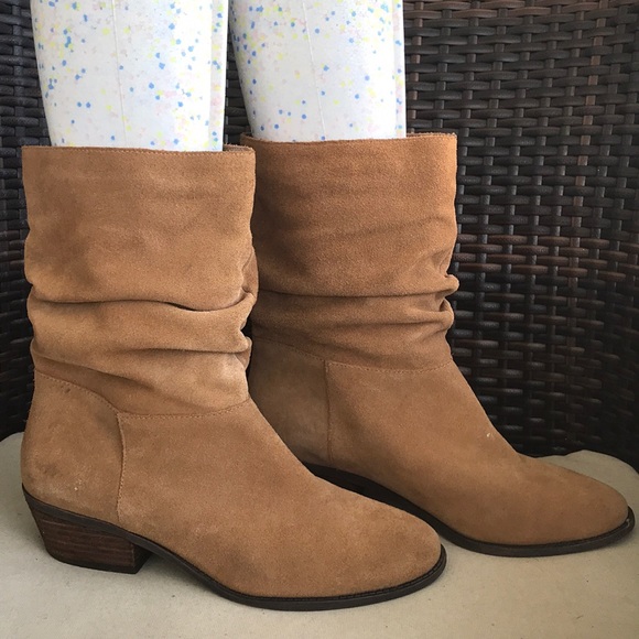 Jessica Simpson Women’s Flat Suede Boots - Picture 3 of 13